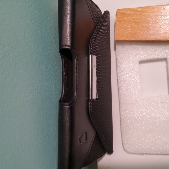 Belt Loop Style Phone Holder - Picture 5 of 8